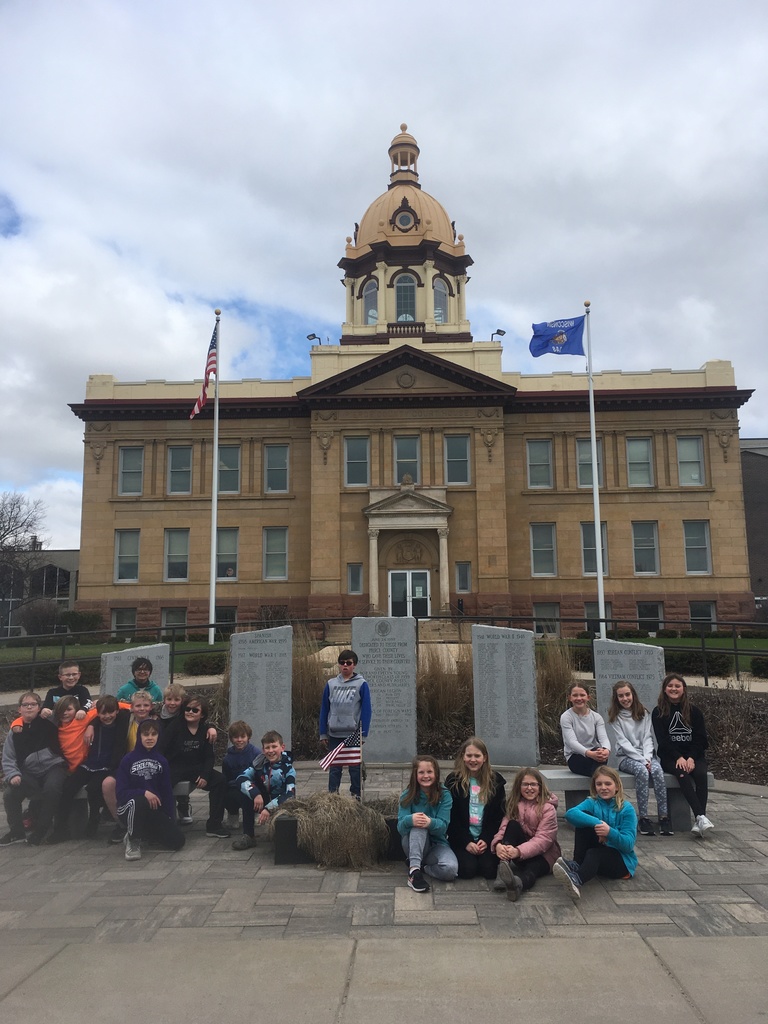 5th graders visit the courthouse