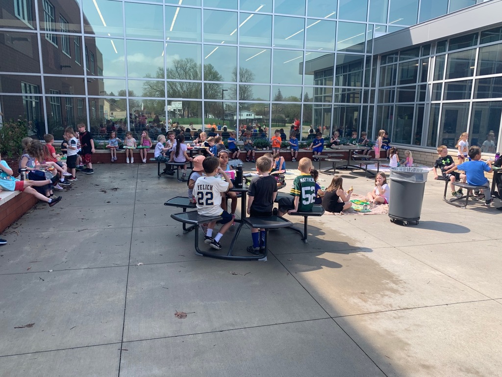 Kindergarten is doing an ABC countdown. Today was letter L day: lunch outside