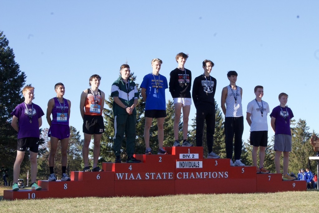 Congratulations to Alex Pazdernik on his 8th-place finish at the WIAA State Cross Country meet! 